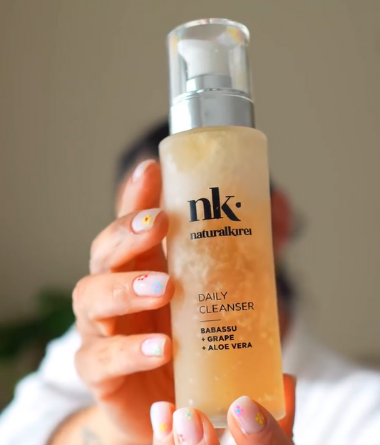Limpieza suave para todos los días. NK Daily Cleanser elimina impurezas sin resecar, dejando la piel fresca, equilibrada y lista para tu rutina. Apto para todo tipo de piel, incluso sensibles.